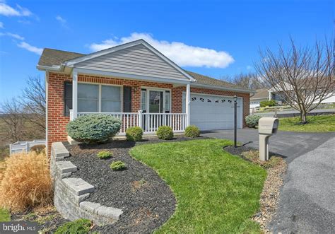 This home was built in 2007 and last sold on 2023-10-30 for 288,900. . Zillow waynesboro pa